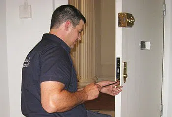 Little Village Locksmith Store New York, NY 212-659-0030 - locks-change-6